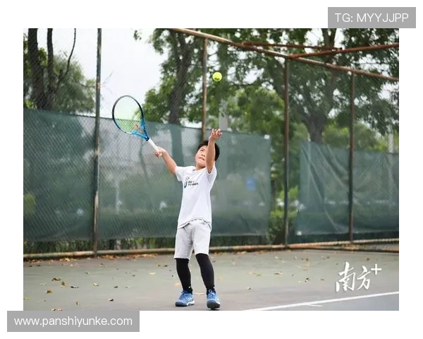 黄敏独家分享网球心得与技巧助你提升球技的秘密武器 黄敏独家分享网球心得与技巧助你提升球技的秘密武器